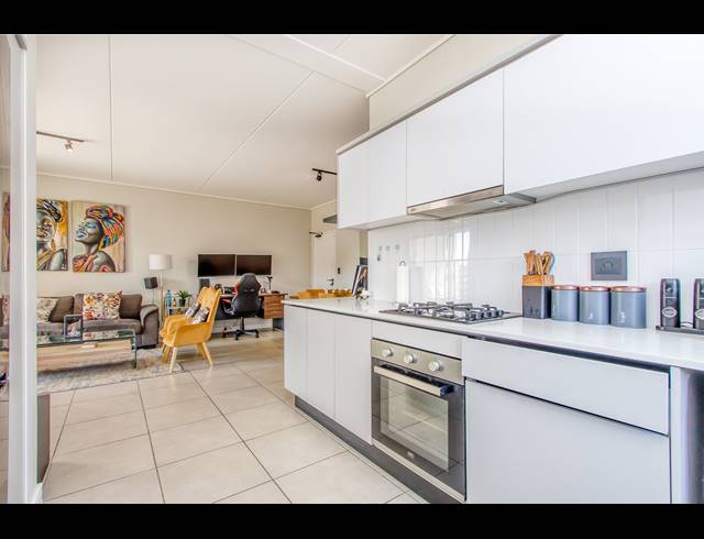 3 BEDROOM APARTMENT TO LET IN LINBRO PARK